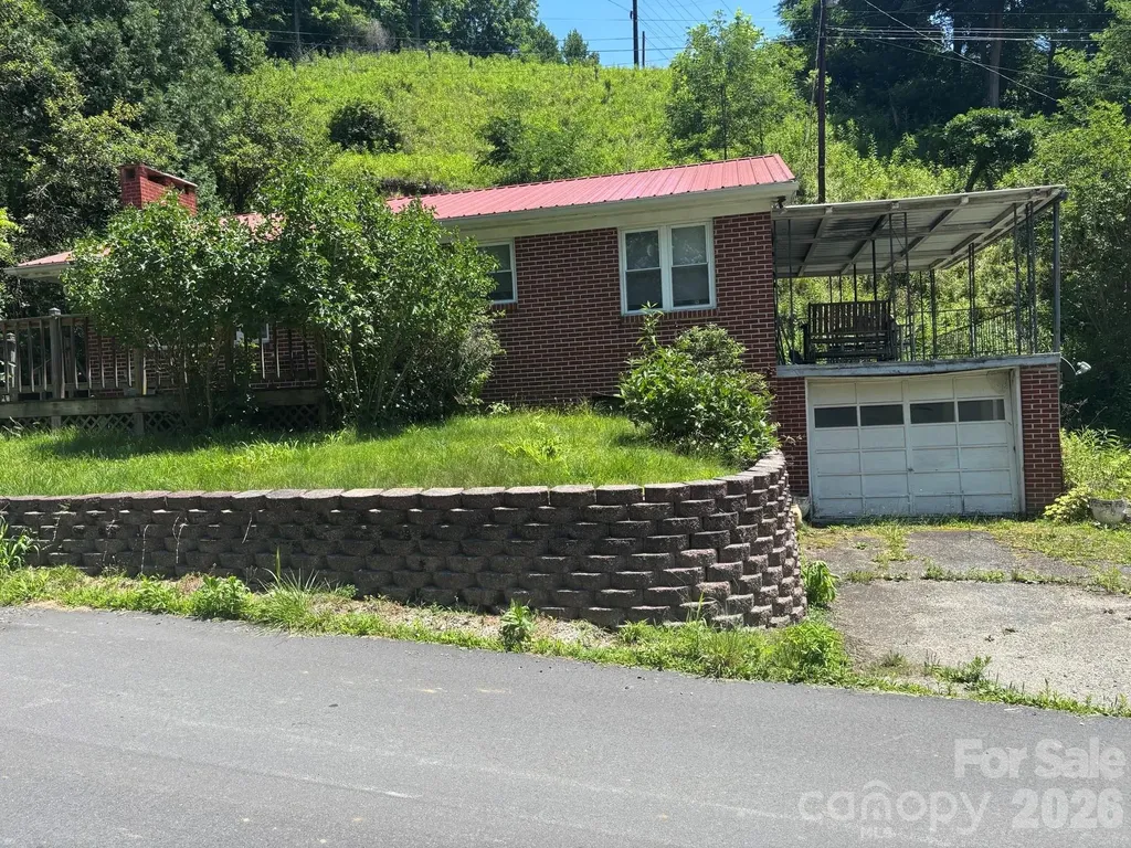 637 Toe Cane Road Bakersville NC 28705