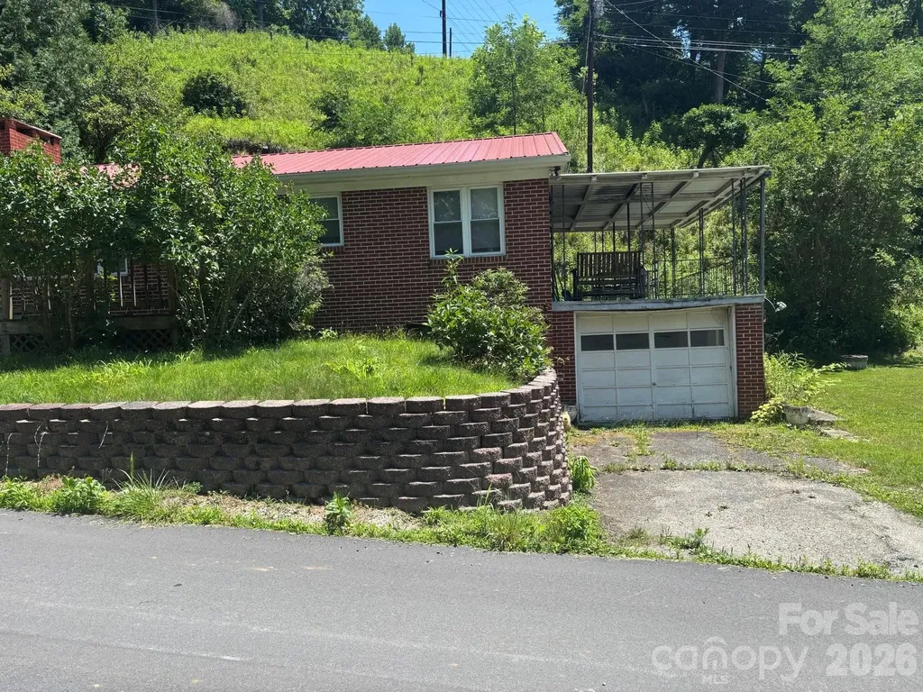 637 Toe Cane Road Bakersville NC 28705