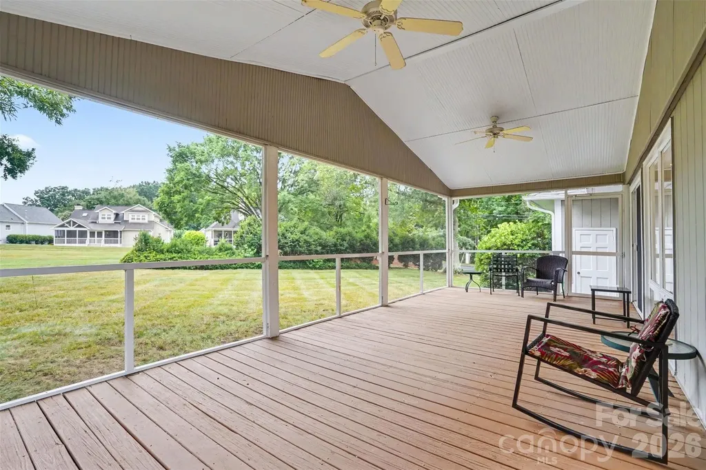 8225 Strawberry Lane Charlotte NC 28277