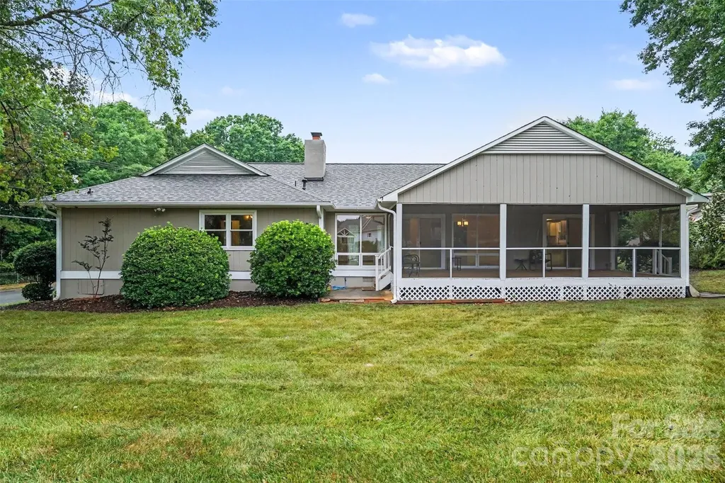 8225 Strawberry Lane Charlotte NC 28277