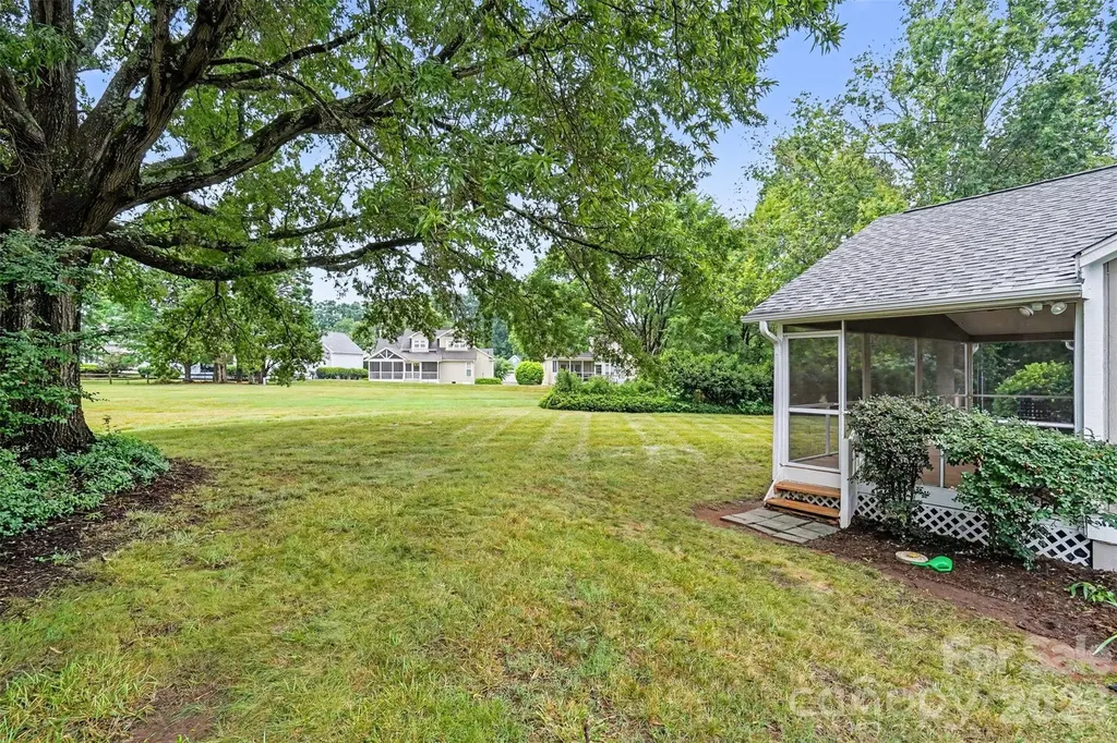 8225 Strawberry Lane Charlotte NC 28277