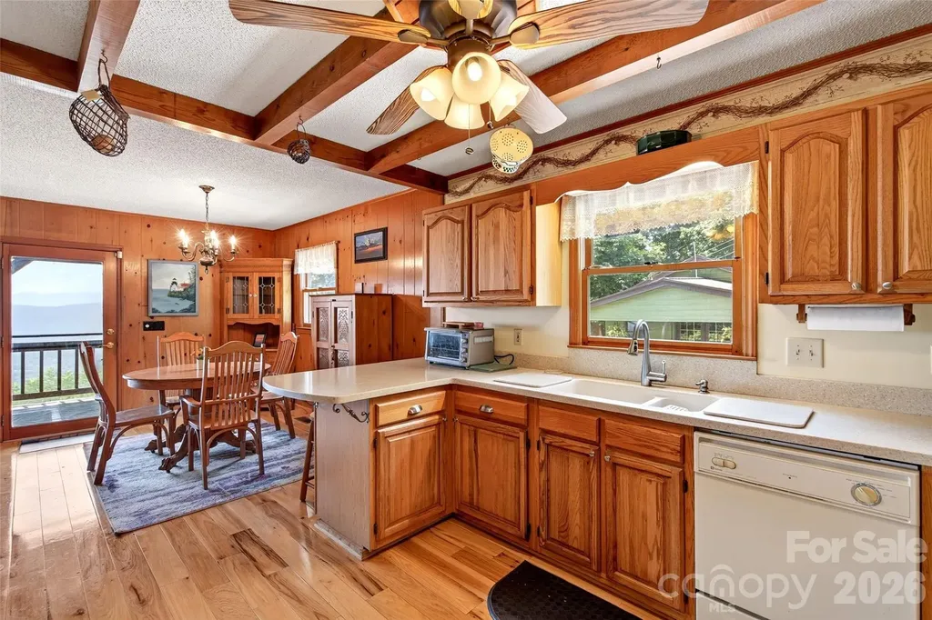 1347 Wipprecht Drive Spruce Pine NC 28777