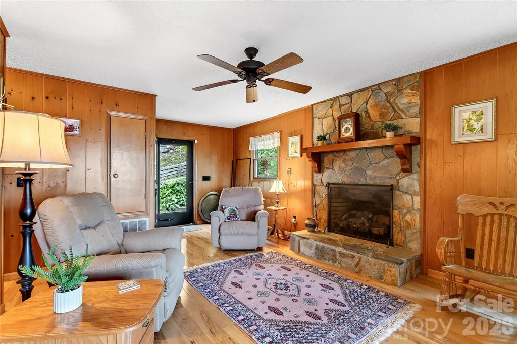 1347 Wipprecht Drive Spruce Pine NC 28777