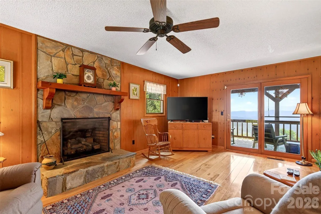 1347 Wipprecht Drive Spruce Pine NC 28777