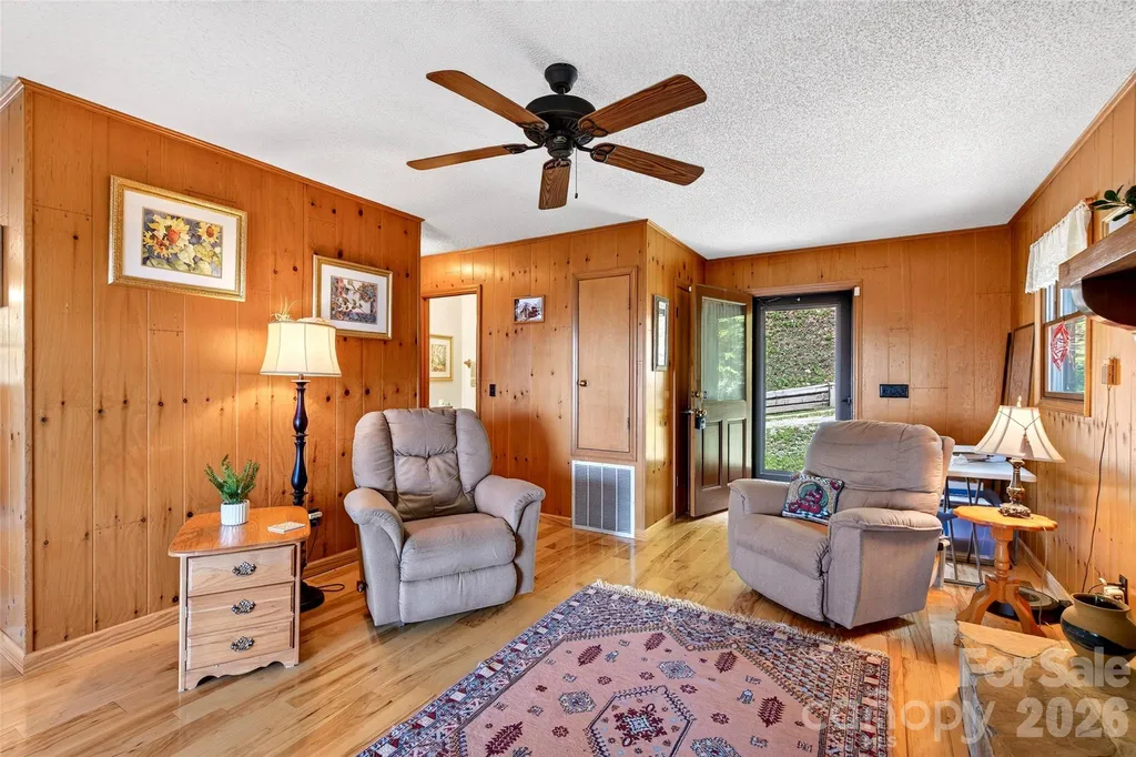 1347 Wipprecht Drive Spruce Pine NC 28777