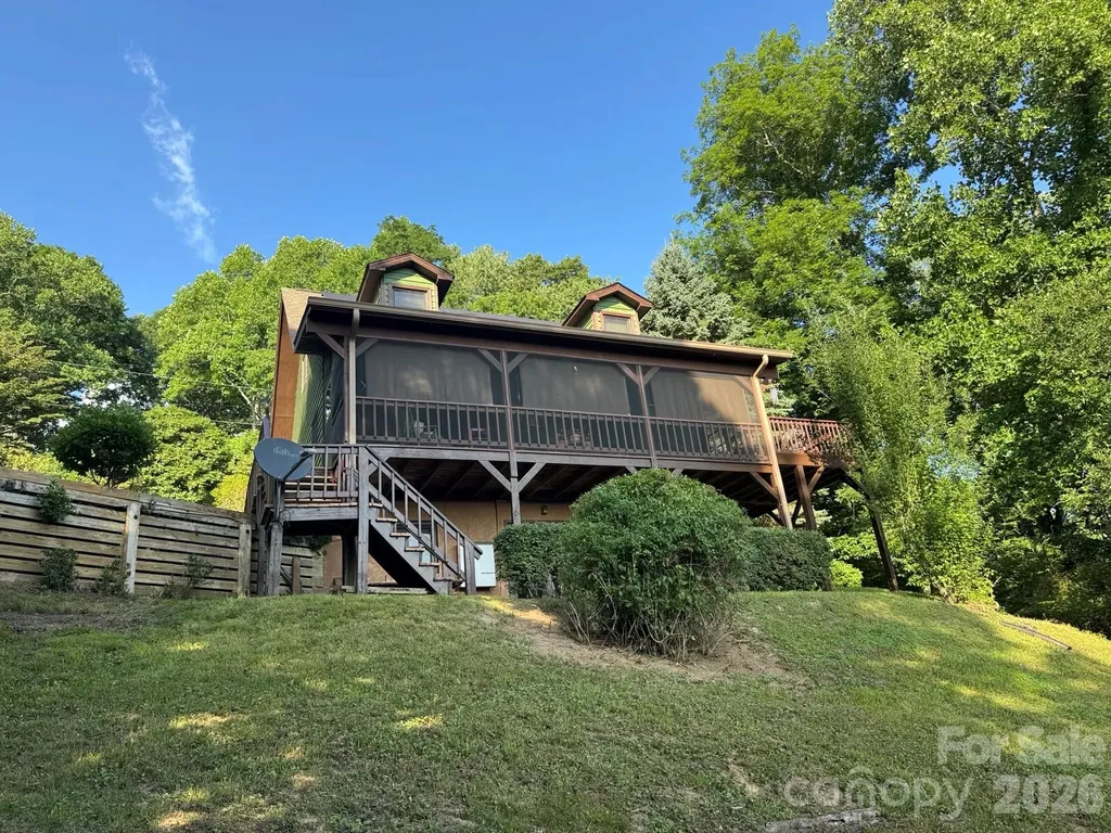 1347 Wipprecht Drive Spruce Pine NC 28777
