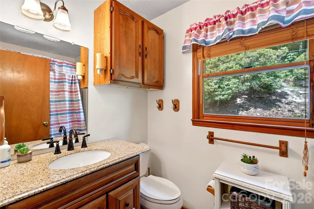 1347 Wipprecht Drive Spruce Pine NC 28777