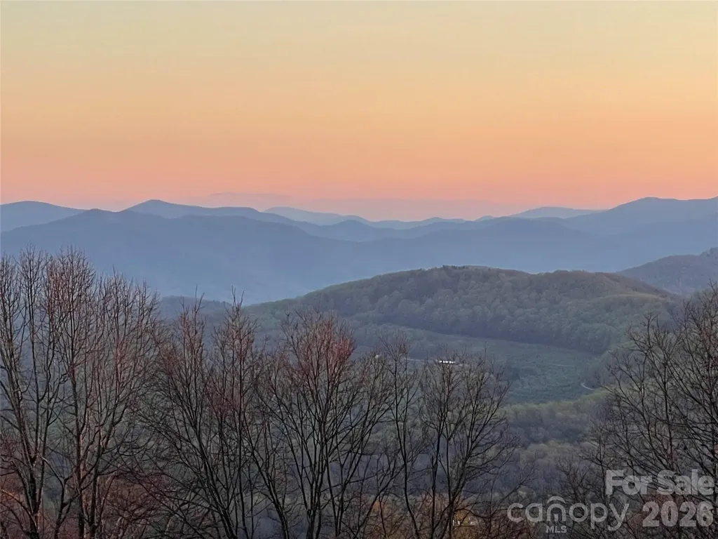 1347 Wipprecht Drive Spruce Pine NC 28777