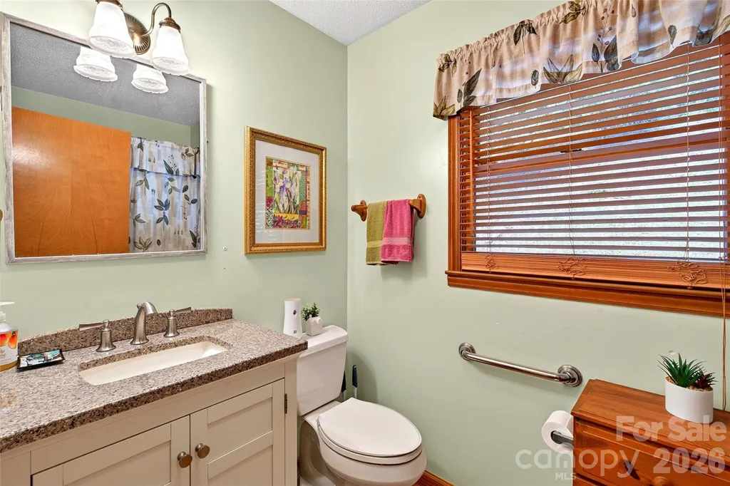 1347 Wipprecht Drive Spruce Pine NC 28777