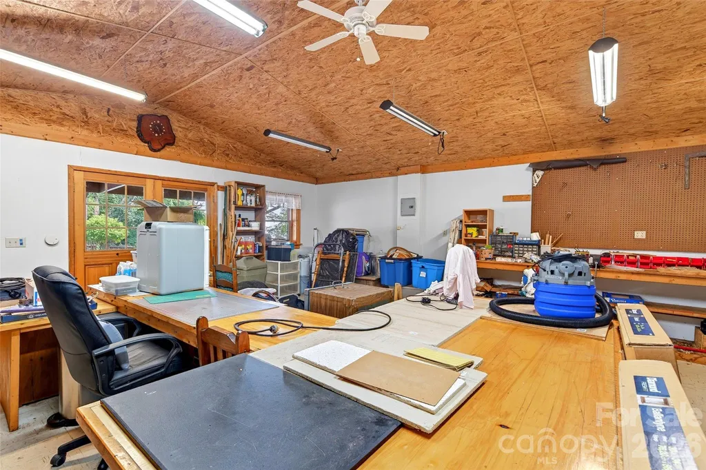 1347 Wipprecht Drive Spruce Pine NC 28777