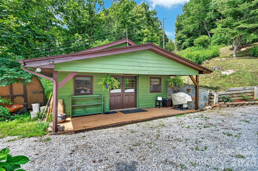 1347 Wipprecht Drive Spruce Pine NC 28777
