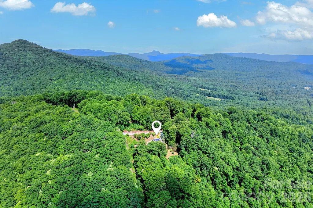 1347 Wipprecht Drive Spruce Pine NC 28777