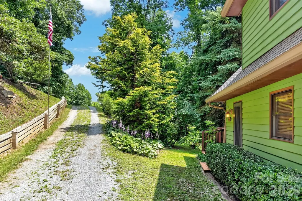 1347 Wipprecht Drive Spruce Pine NC 28777
