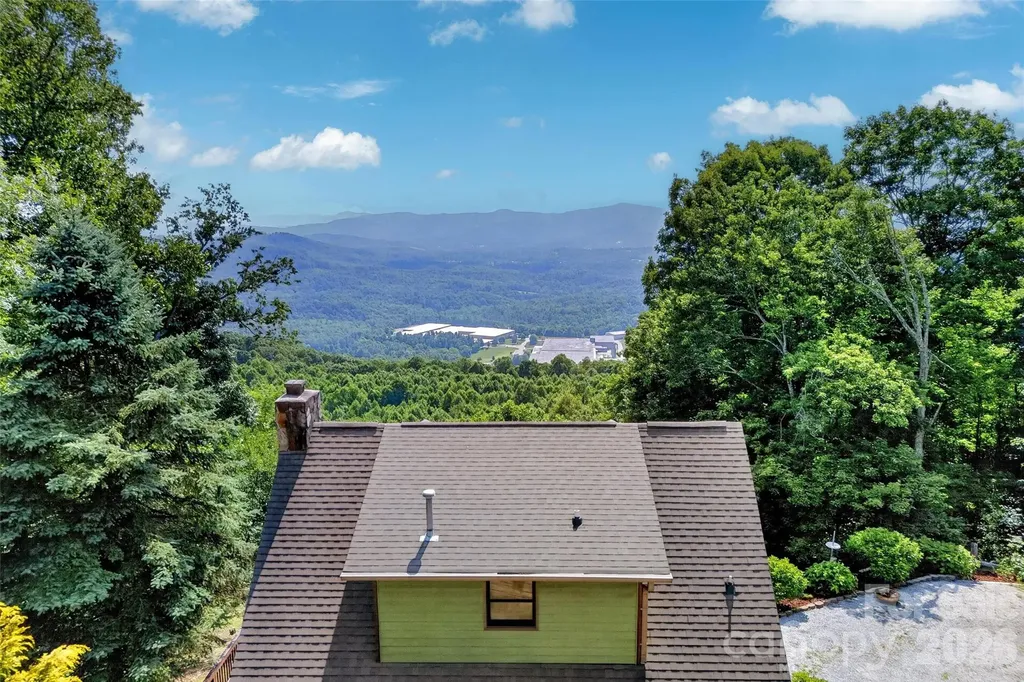 1347 Wipprecht Drive Spruce Pine NC 28777