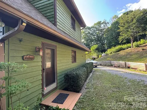 1347 Wipprecht Drive Spruce Pine NC 28777