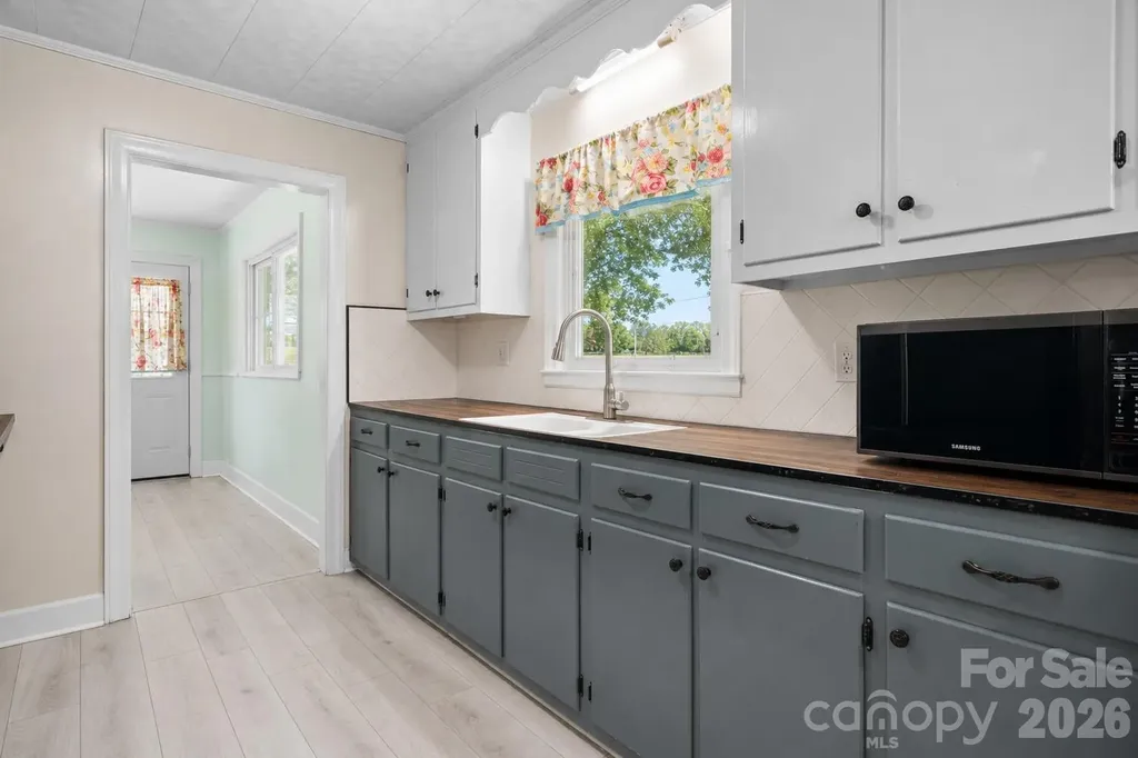 2981 East Maiden Road Maiden NC 28650
