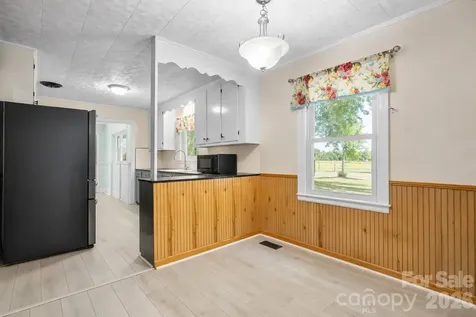 2981 East Maiden Road Maiden NC 28650