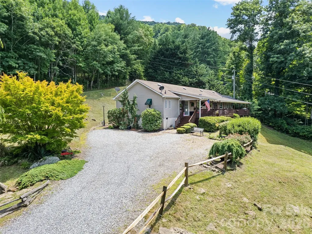412 Gaddy Heights Waynesville NC 28786