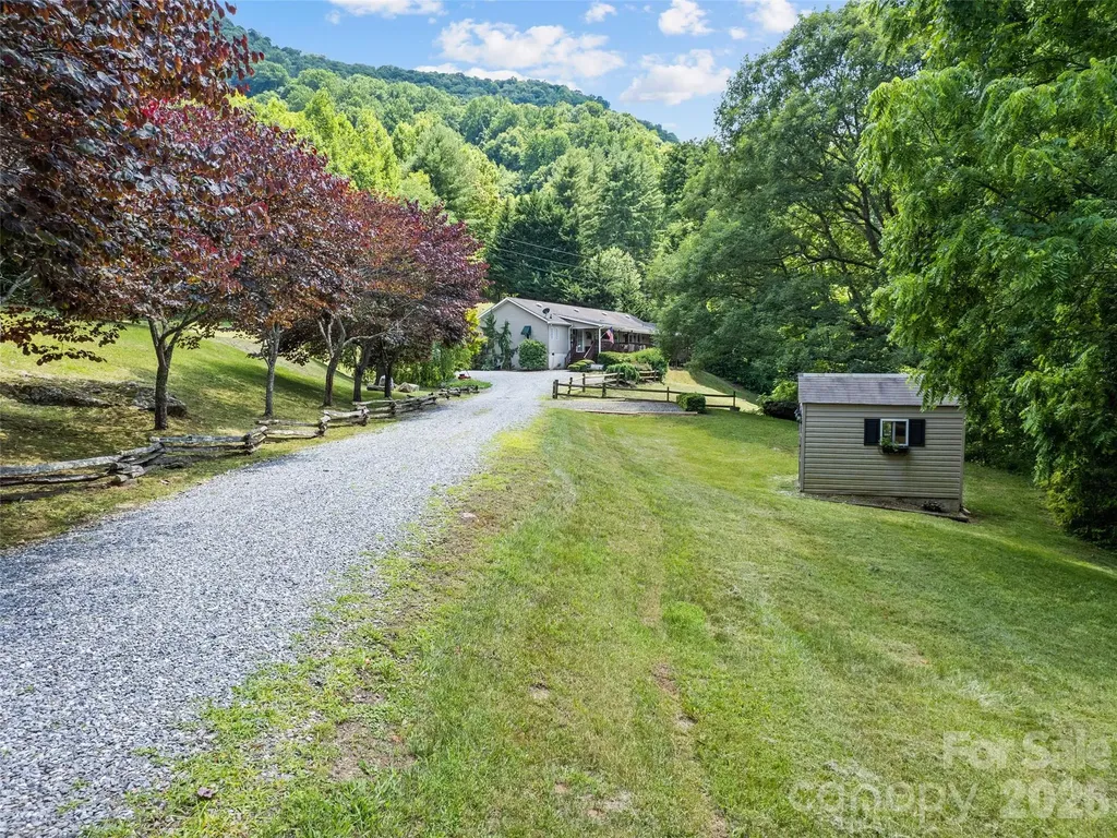 412 Gaddy Heights Waynesville NC 28786