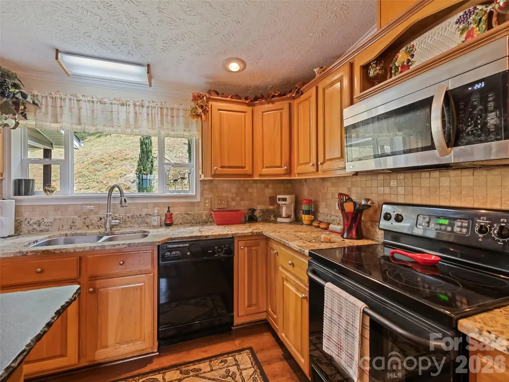 412 Gaddy Heights Waynesville NC 28786