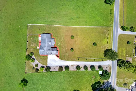 1174 Dale Road Spruce Pine NC 28777