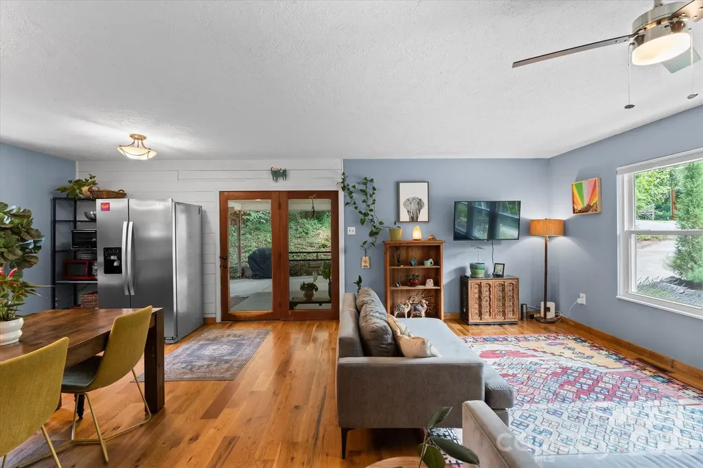 79 Laurel Cove Road Candler NC 28715