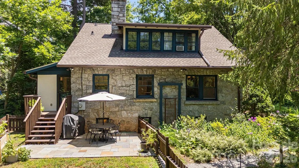 25 Saint Dunstans Circle Asheville NC 28803