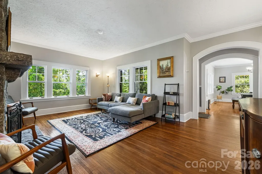 25 Saint Dunstans Circle Asheville NC 28803