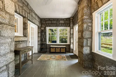 25 Saint Dunstans Circle Asheville NC 28803