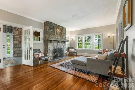 25 Saint Dunstans Circle Asheville NC 28803