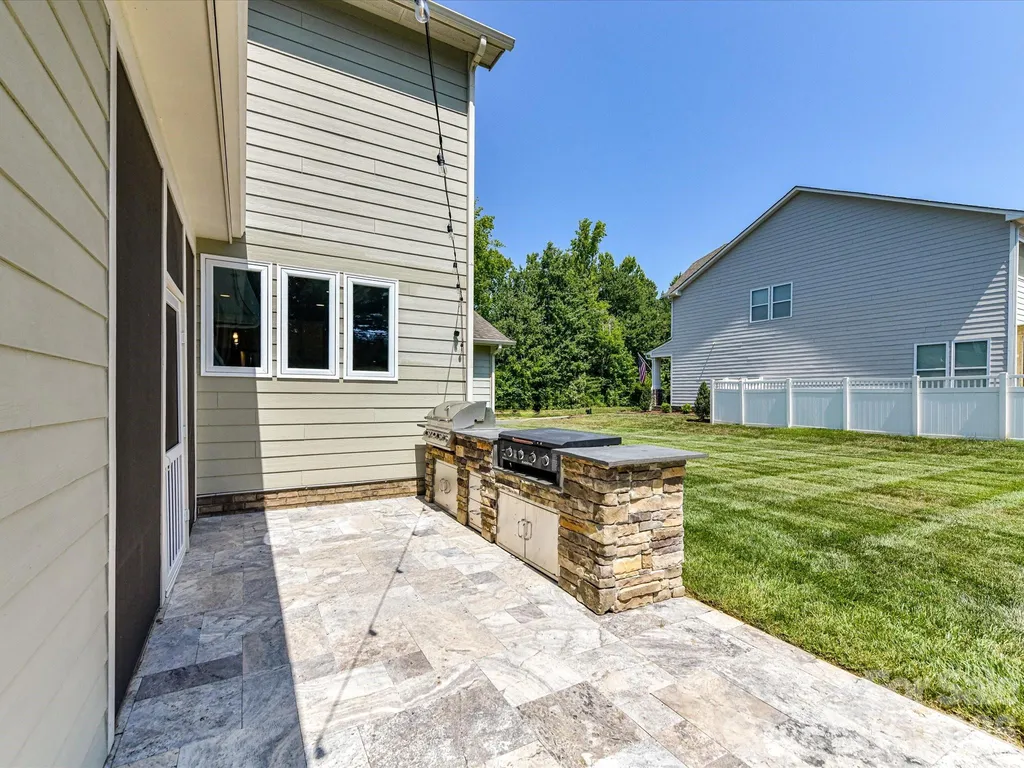 5026 Stonehill Lane Matthews NC 28104