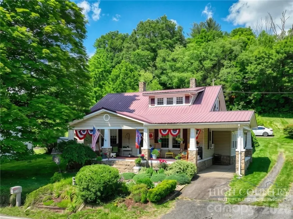 9216 Nc Highway 194 Highway N Lansing NC 28643
