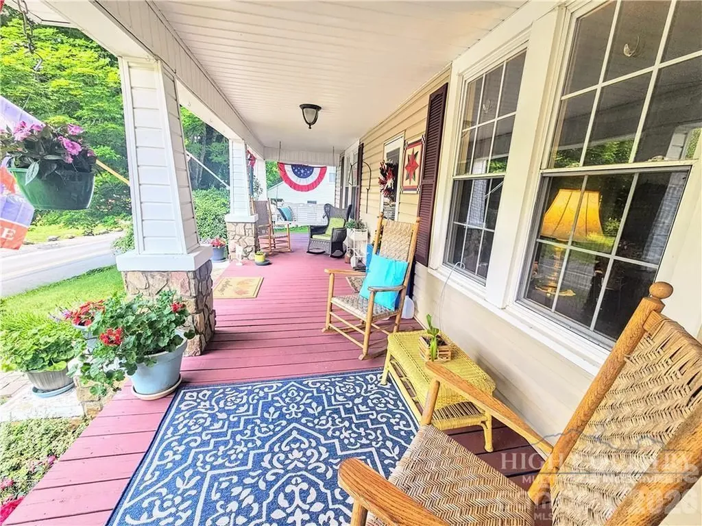 9216 Nc Highway 194 Highway N Lansing NC 28643