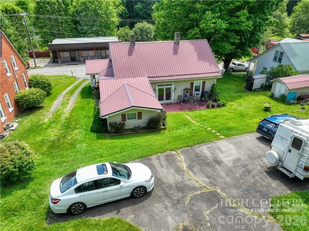 9216 Nc Highway 194 Highway N Lansing NC 28643