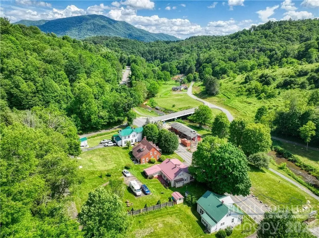 9216 Nc Highway 194 Highway N Lansing NC 28643