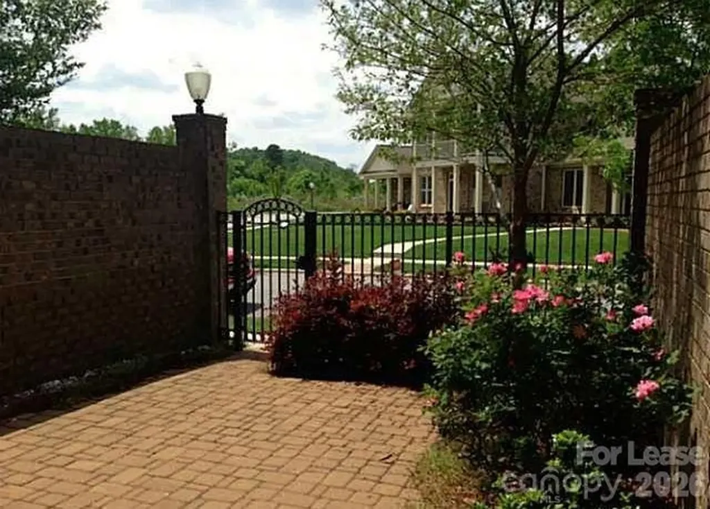 6005 Village Drive NW Concord NC 28027