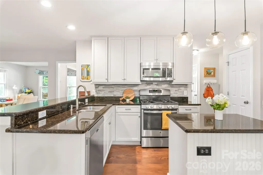 2914 Windsor Chase Drive Matthews NC 28105