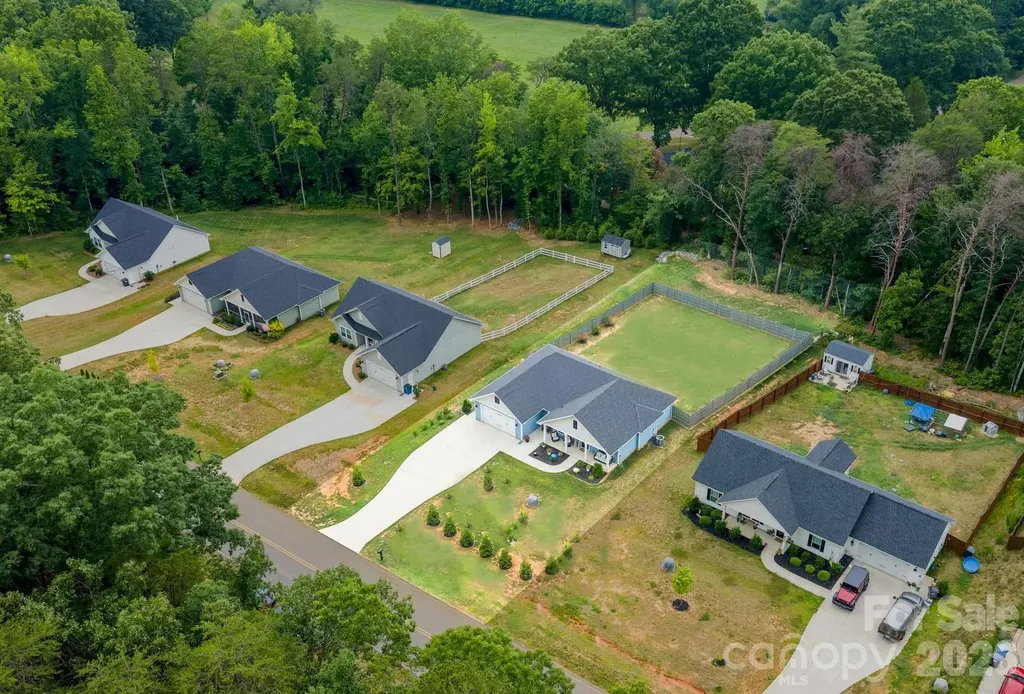 1002 Westminster Drive Statesville NC 28677