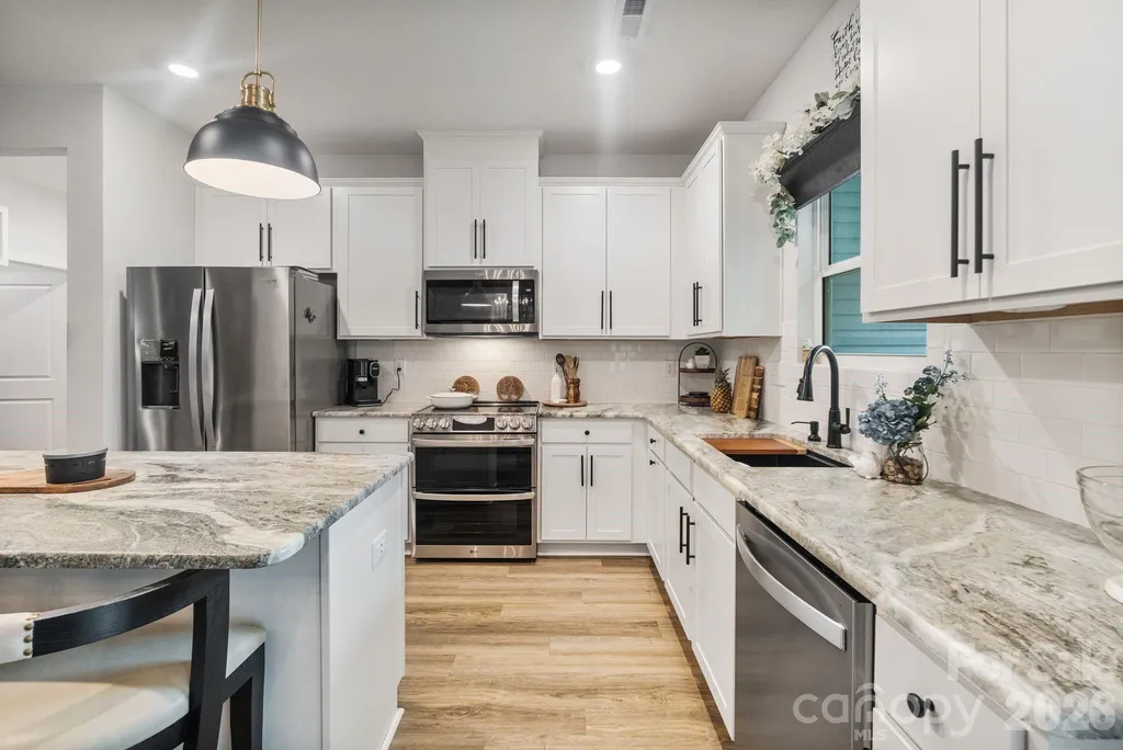 1002 Westminster Drive Statesville NC 28677