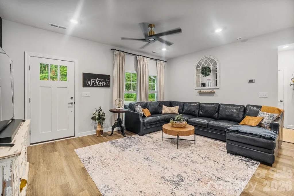 1002 Westminster Drive Statesville NC 28677
