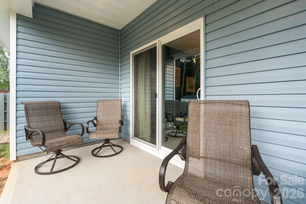 1002 Westminster Drive Statesville NC 28677