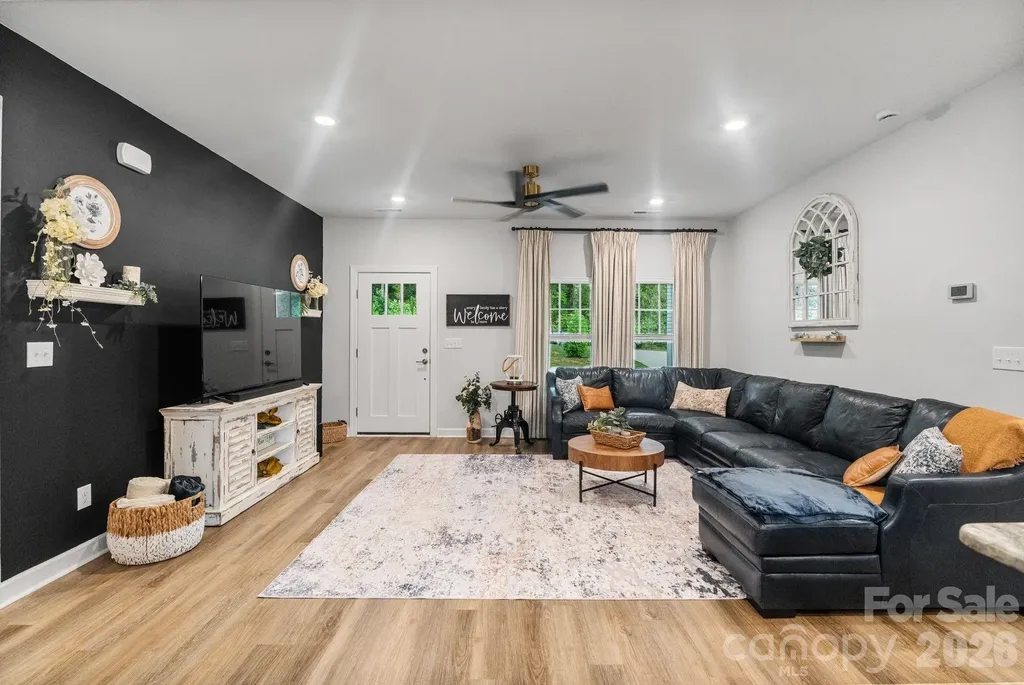 1002 Westminster Drive Statesville NC 28677