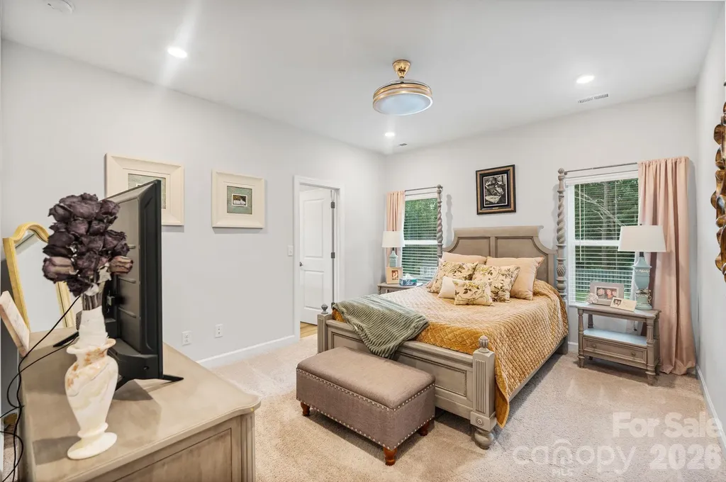 1002 Westminster Drive Statesville NC 28677