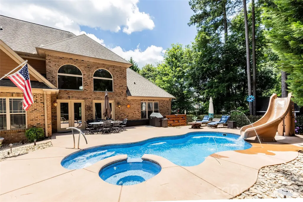 139 Waterbury Drive Mooresville NC 28117