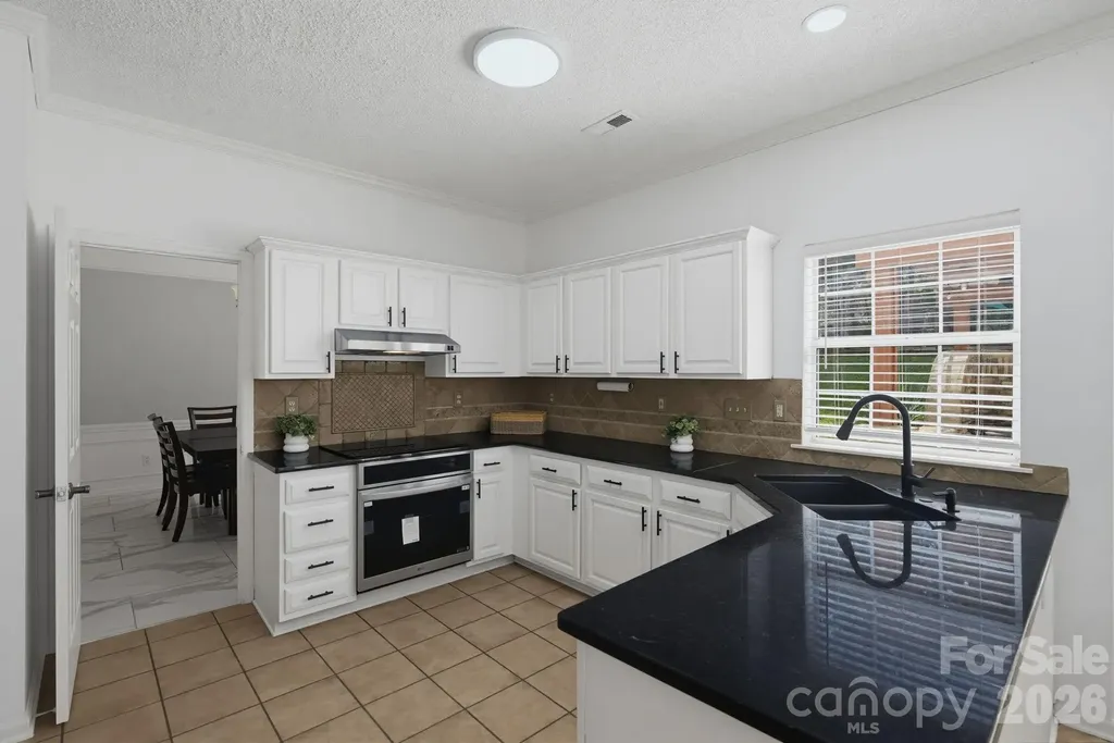 6813 Neuhoff Lane Charlotte NC 28269
