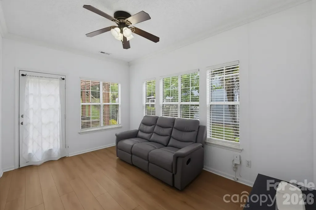 6813 Neuhoff Lane Charlotte NC 28269