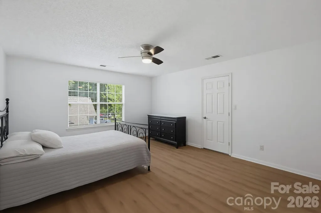 6813 Neuhoff Lane Charlotte NC 28269