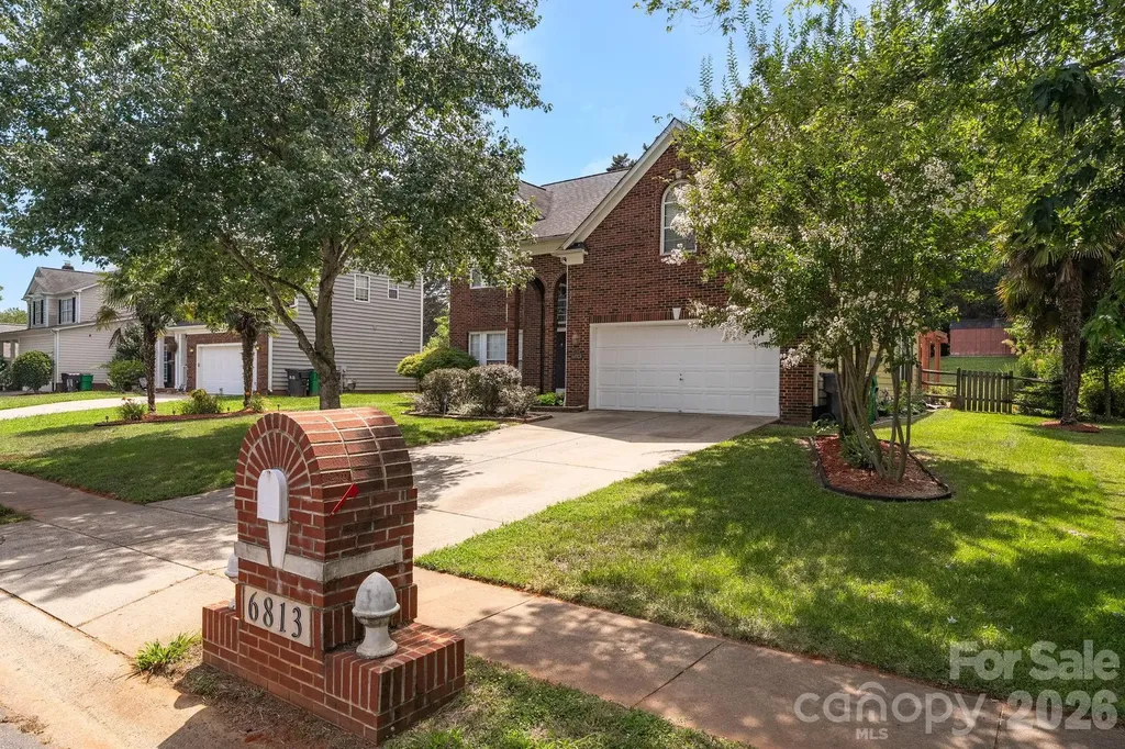 6813 Neuhoff Lane Charlotte NC 28269