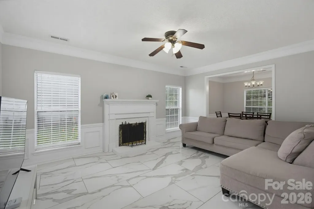 6813 Neuhoff Lane Charlotte NC 28269