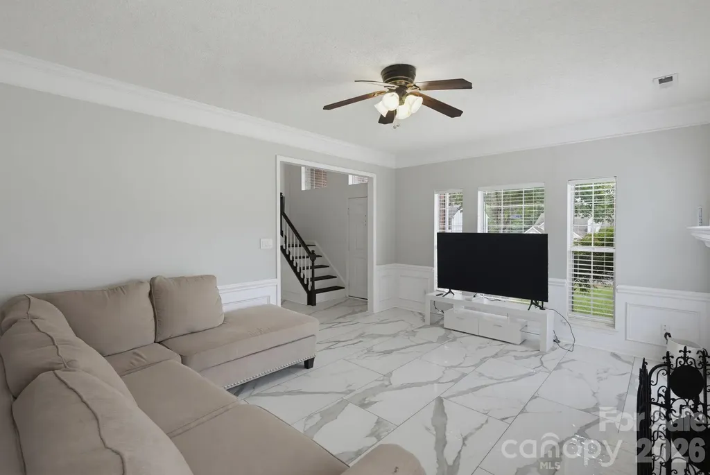 6813 Neuhoff Lane Charlotte NC 28269